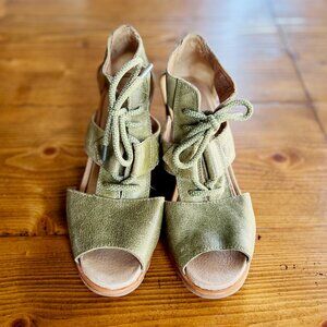 Sorel Women’s Joanie Lace Wedge sandal green 8.5